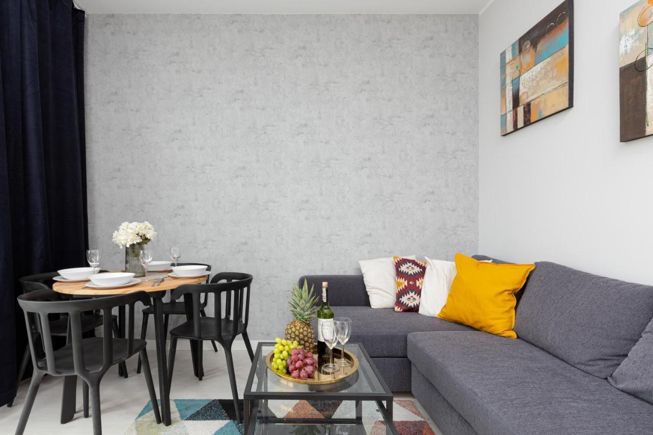 Business Center Apartments Warsaw Wola By Noclegi Renters Luaran gambar
