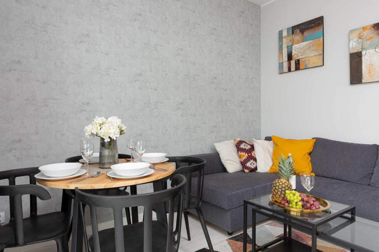 Business Center Apartments Warsaw Wola By Noclegi Renters Luaran gambar