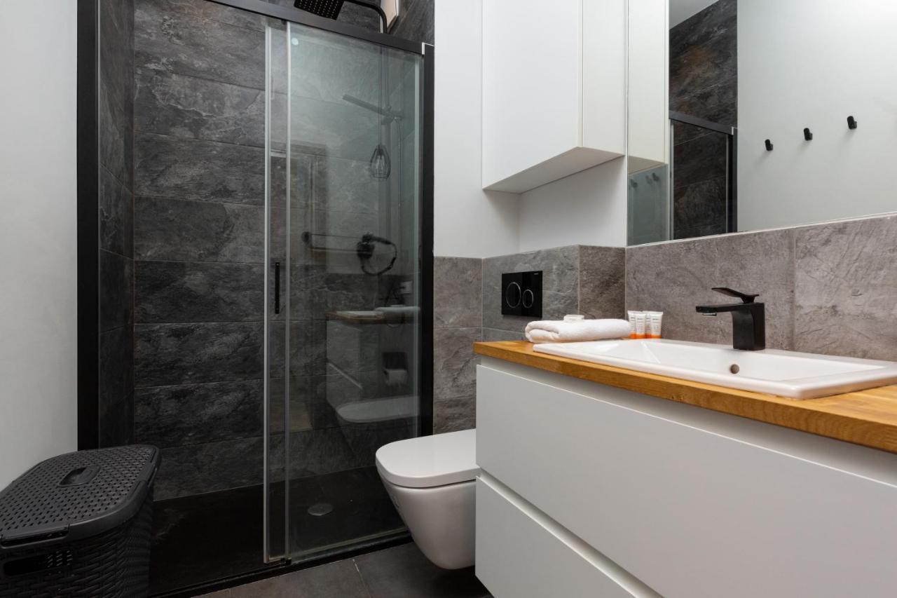 Business Center Apartments Warsaw Wola By Noclegi Renters Luaran gambar