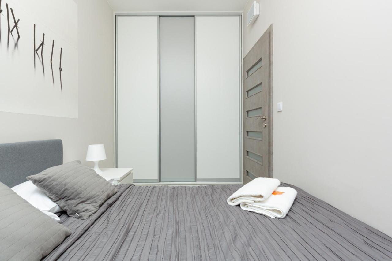Business Center Apartments Warsaw Wola By Noclegi Renters Luaran gambar