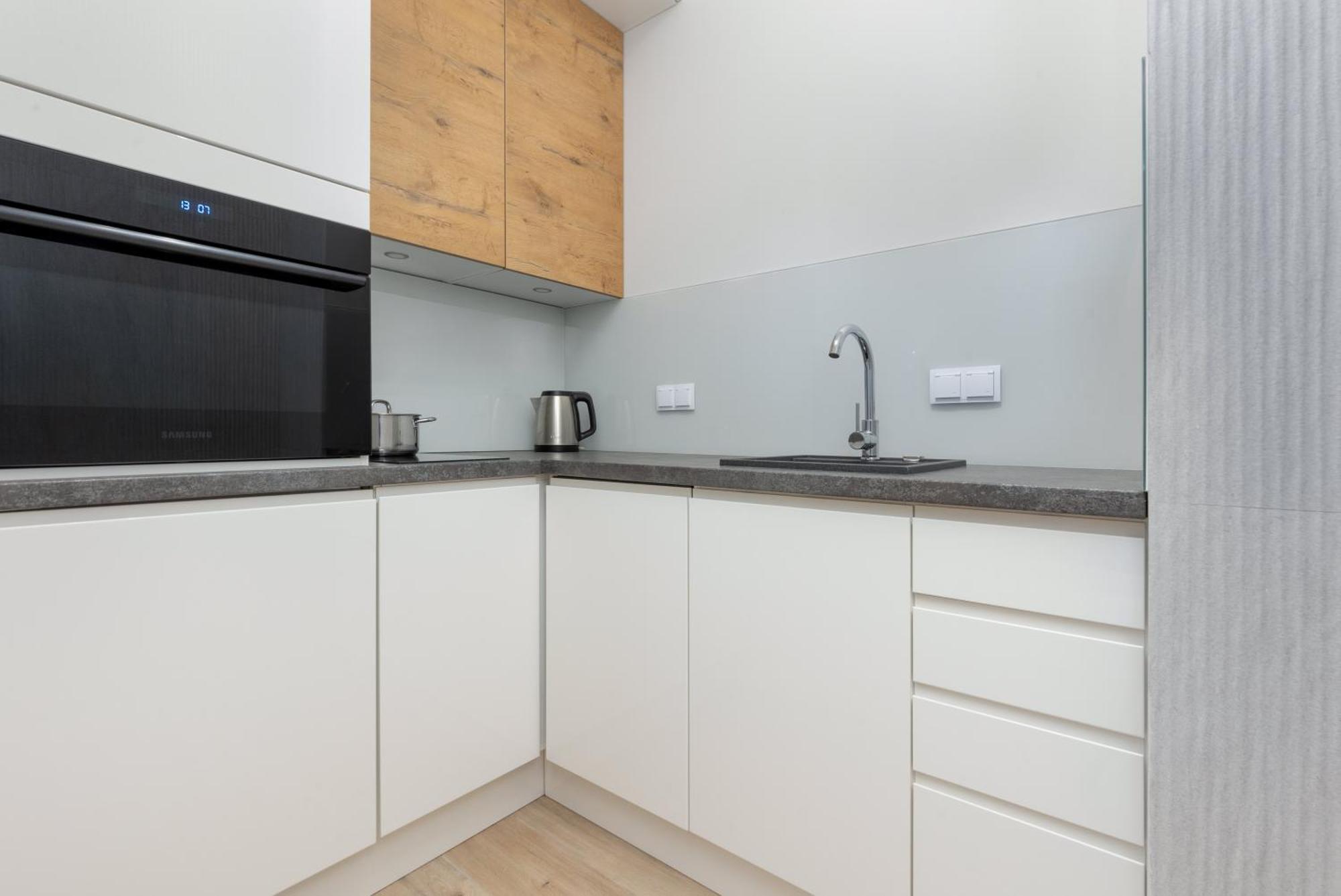 Business Center Apartments Warsaw Wola By Noclegi Renters Luaran gambar