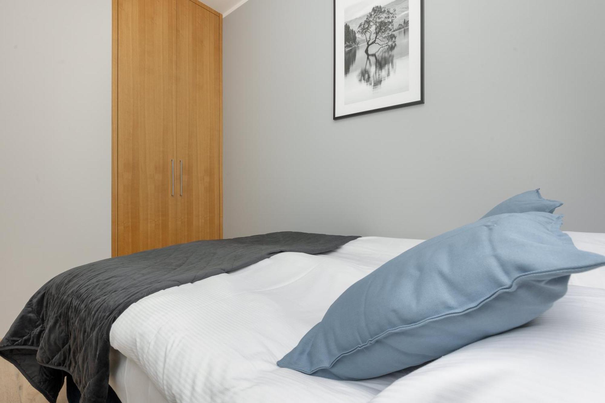 Business Center Apartments Warsaw Wola By Noclegi Renters Luaran gambar
